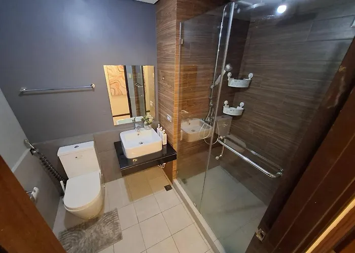 2br Wide -93sqm -pet -freeparking -picc,moa,wtc,ccp,airport Manila