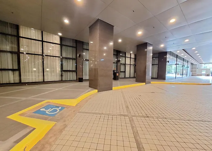 2br Wide -93sqm -pet -freeparking -picc,moa,wtc,ccp,airport Manila
